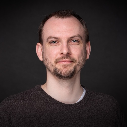 Portrait of Jamie van der Pijll, founder of Voiacast.